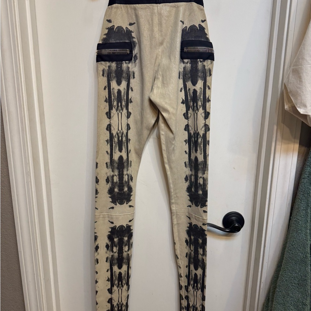 Stylish Shimmering Black and Cream Women legging - Picture 6 of 6